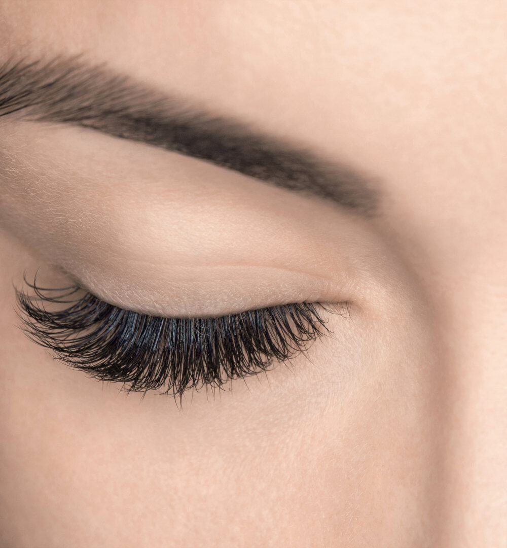 Russian Volume Lashes eye closed