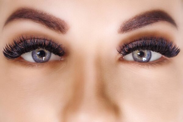 mega volume lashes blue eyes