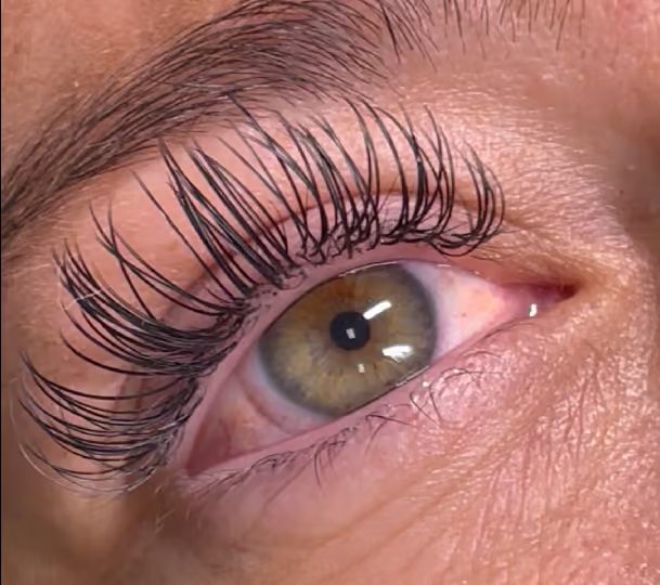 mature clients extension lashes